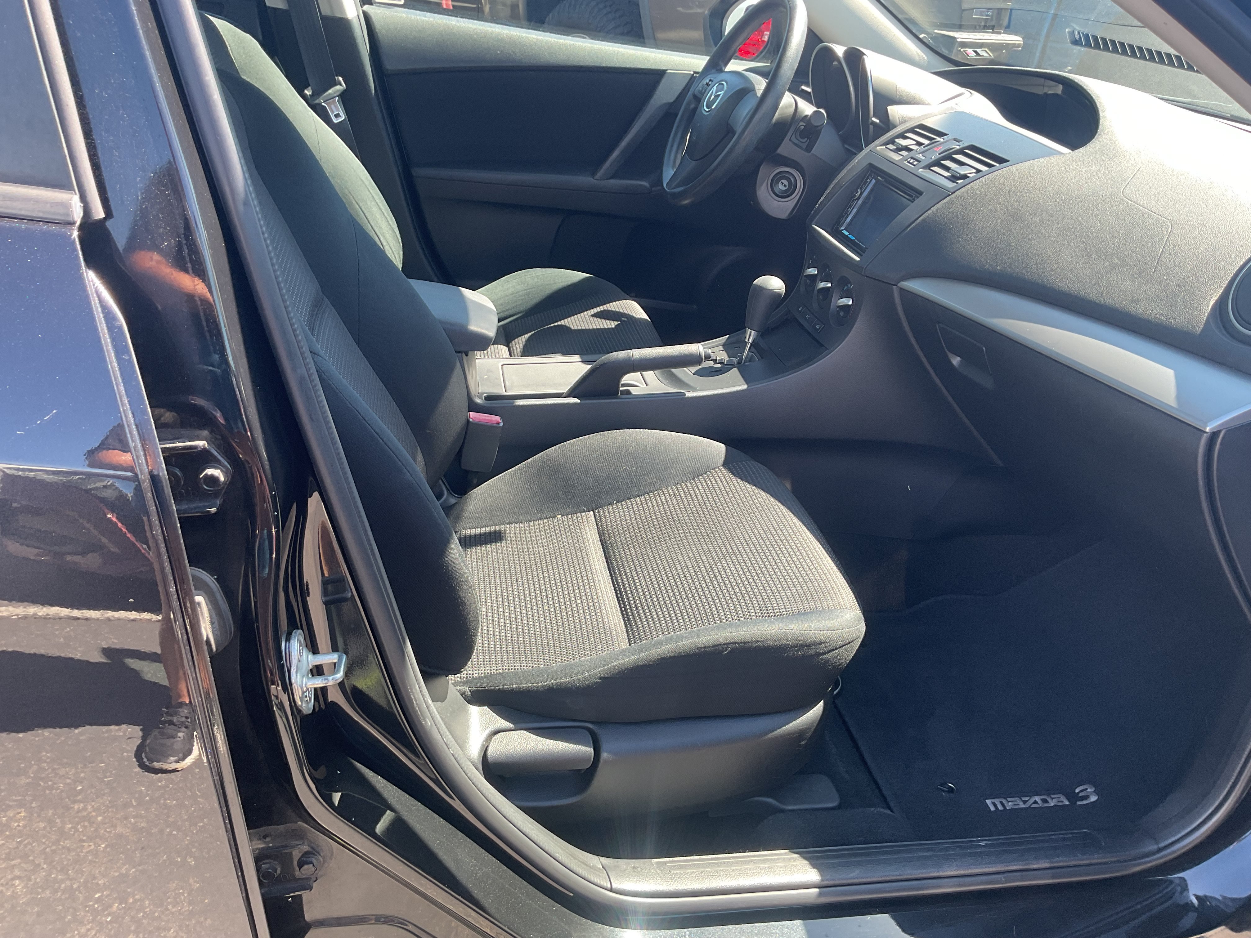 Used 2012 MAZDA MAZDA3 i Sport FWD image 14