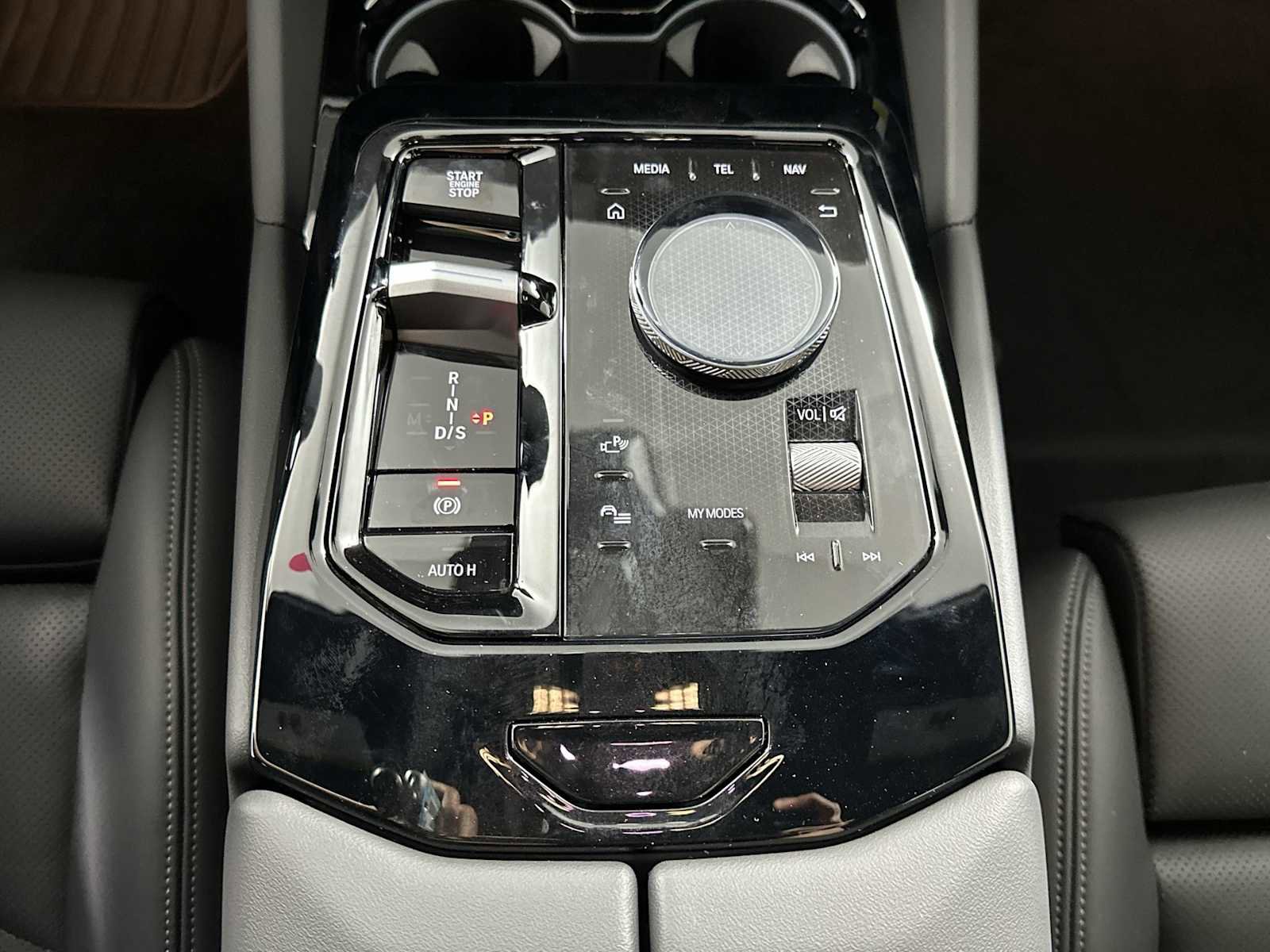 New 2026 BMW 530i xDrive w/ Premium Package image 16