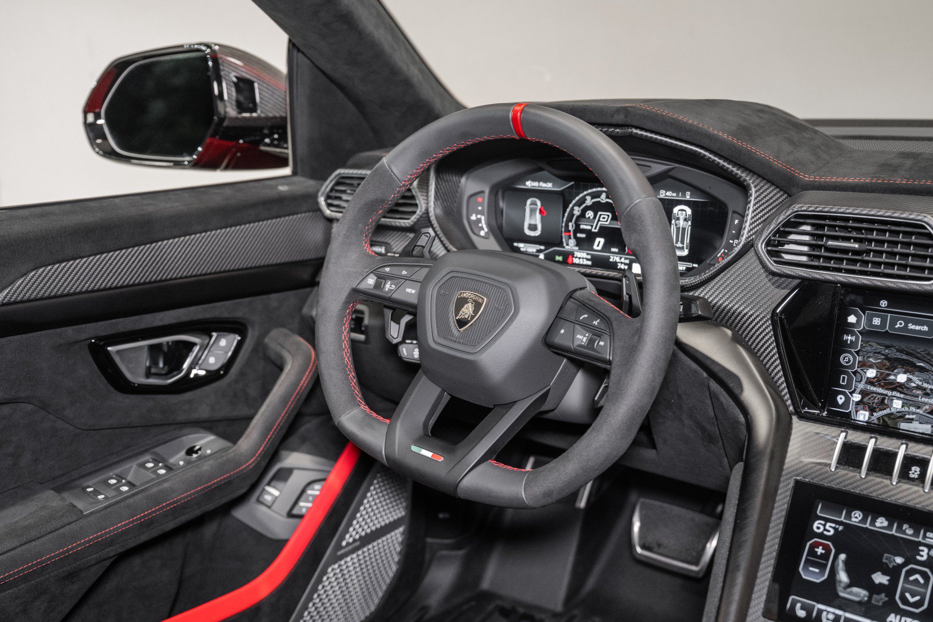 Used 2024 Lamborghini Urus Performante AWD/4WD image 31