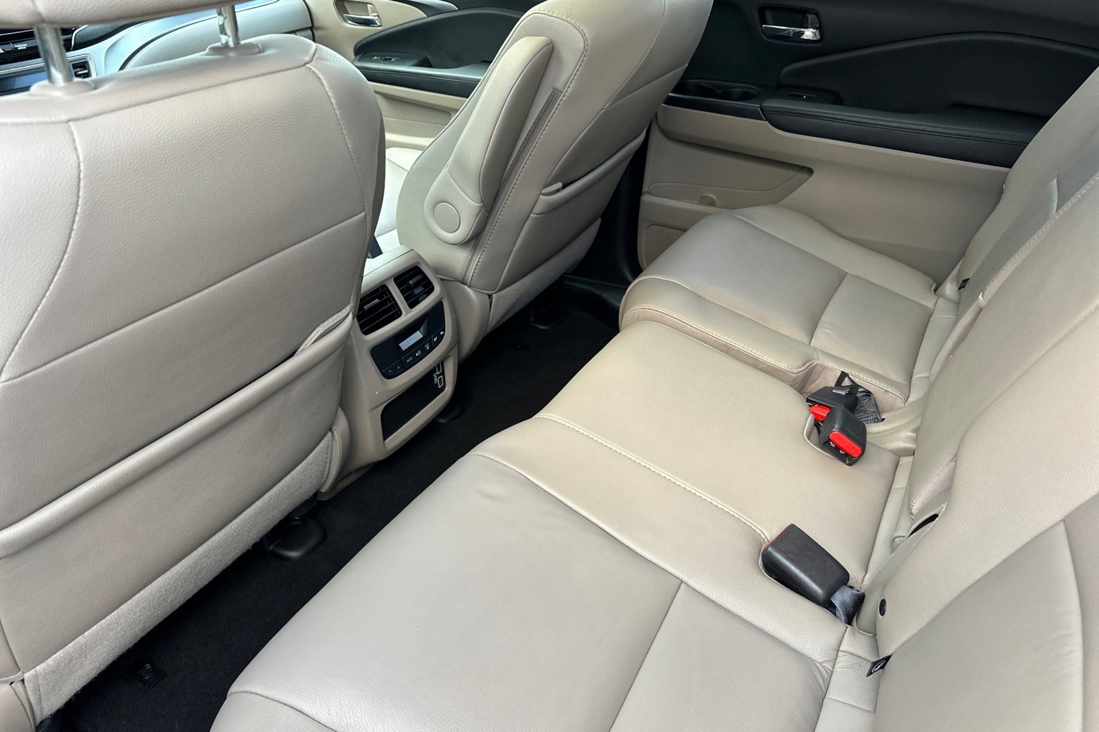 Used 2022 Honda Pilot Special Edition image 4