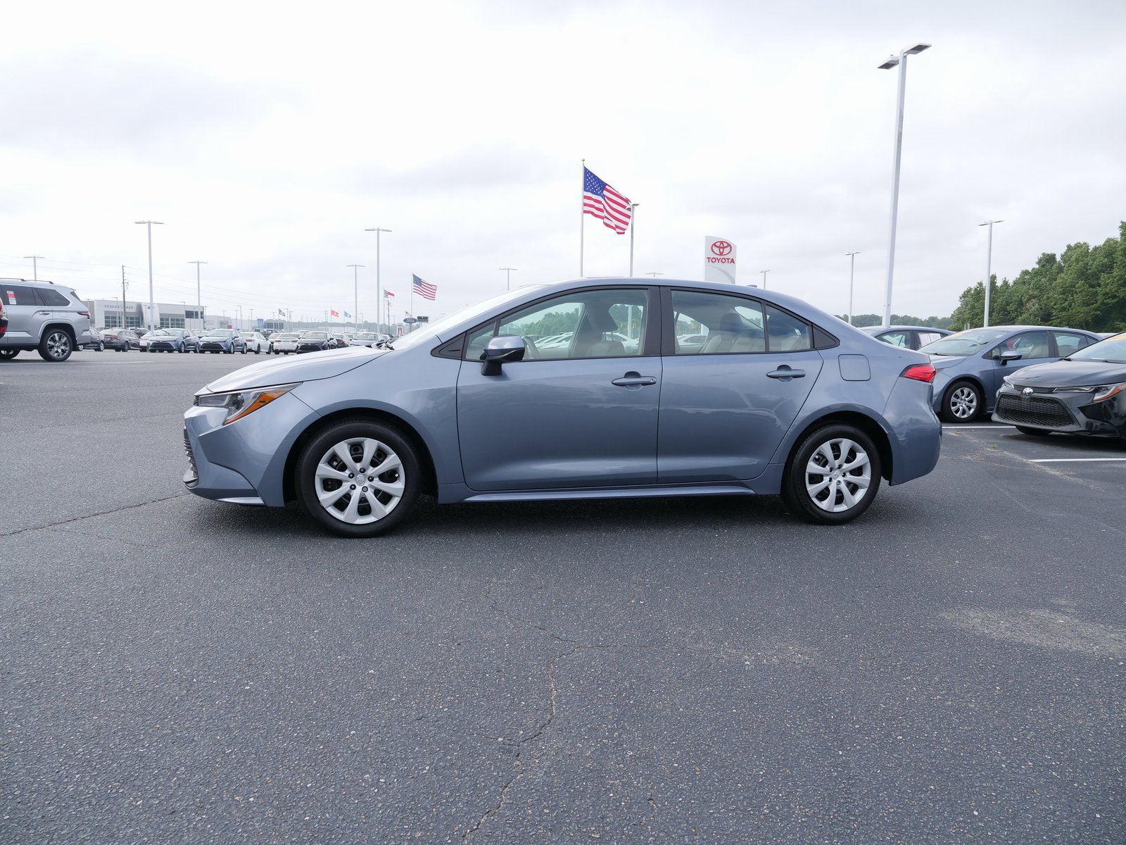 Used 2024 Toyota Corolla LE image 7