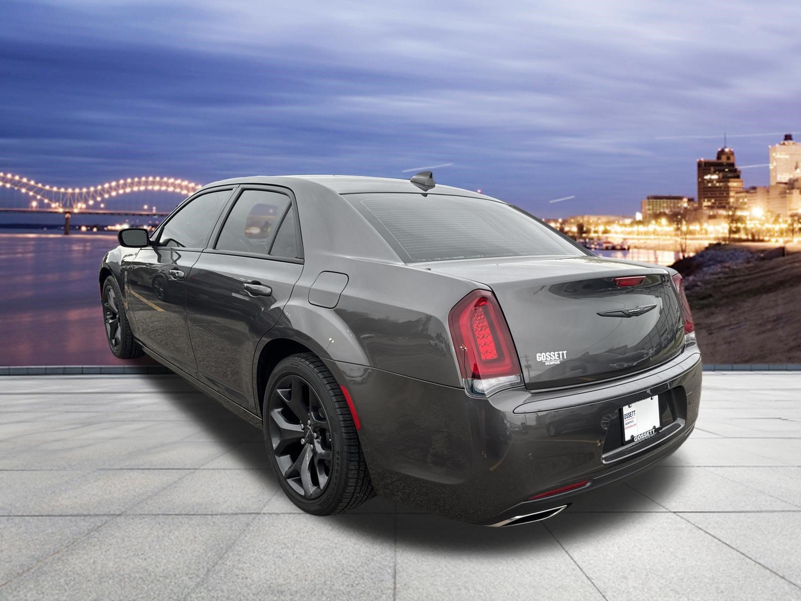 Used 2023 Chrysler 300 Touring L RWD image 3