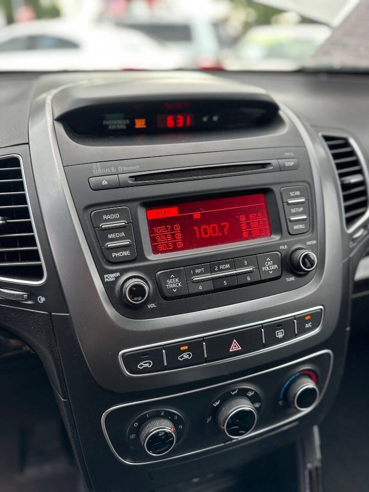 Used 2015 Kia Sorento LX image 18