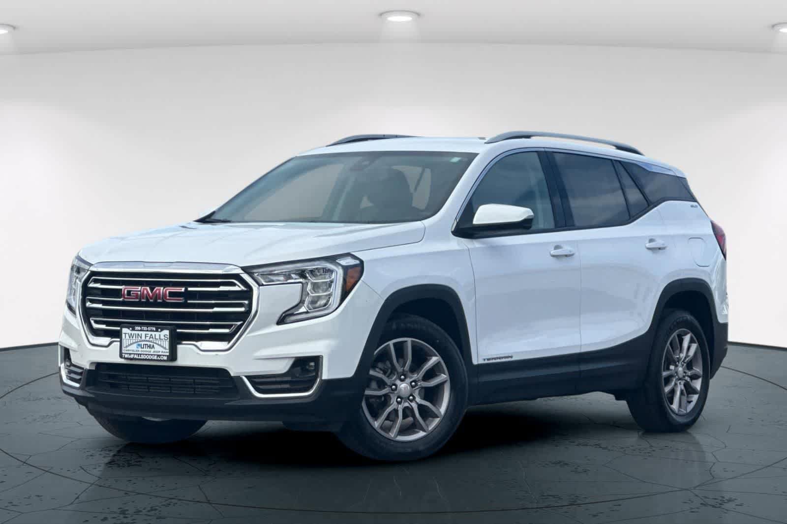 Used 2024 GMC Terrain SLT