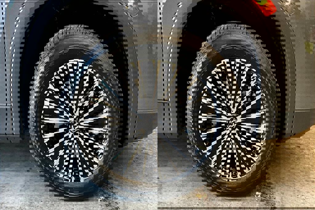 New 2025 Volkswagen Tiguan S image 8