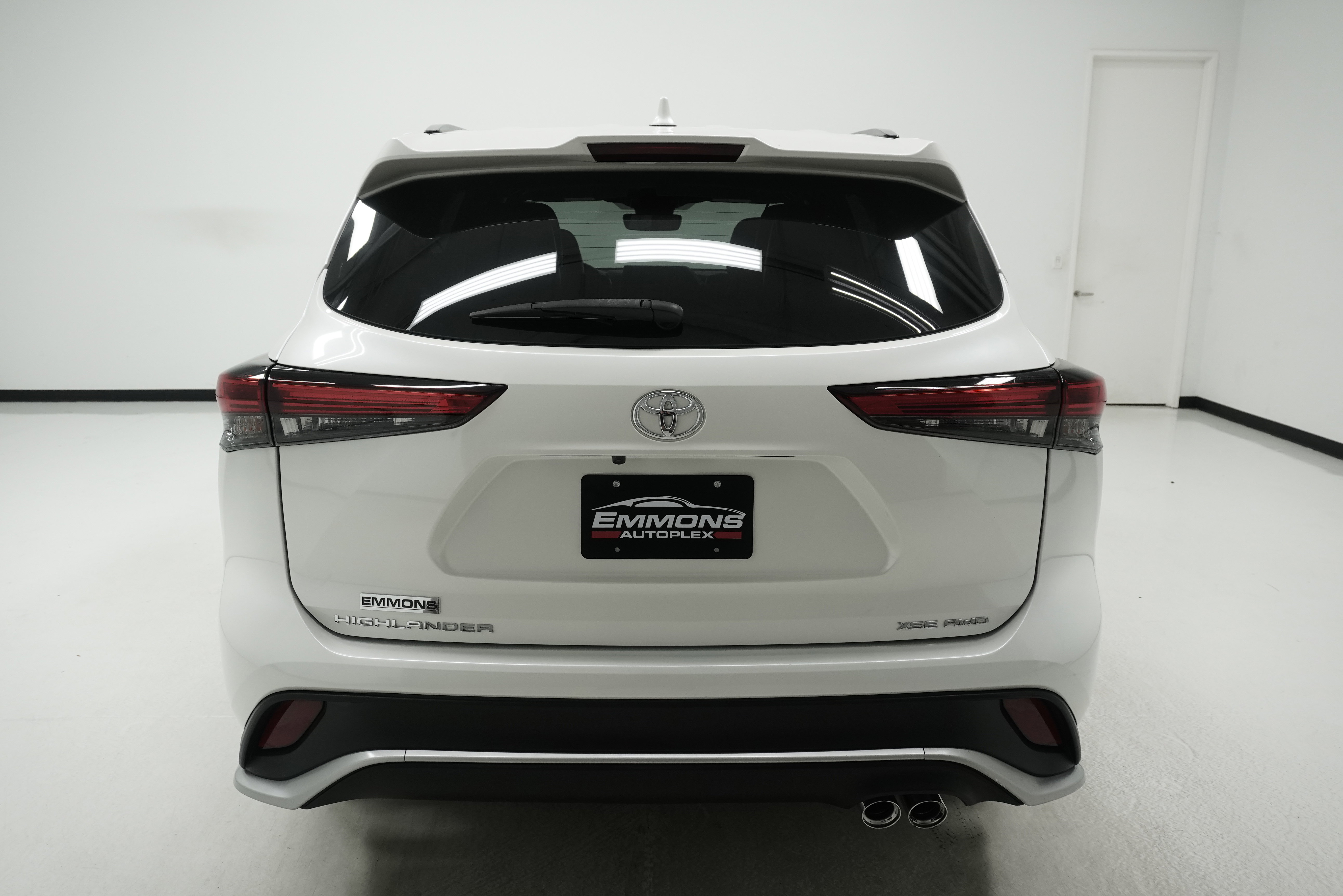 Used 2021 Toyota Highlander XSE AWD/4WD image 5