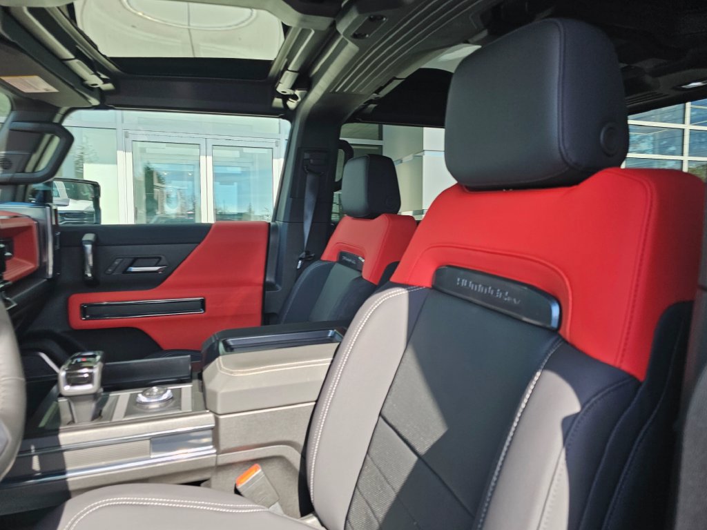Used 2026 GMC Hummer EV 4x4 Crew Cab w/ Carbon Fiber Edition Package image 25