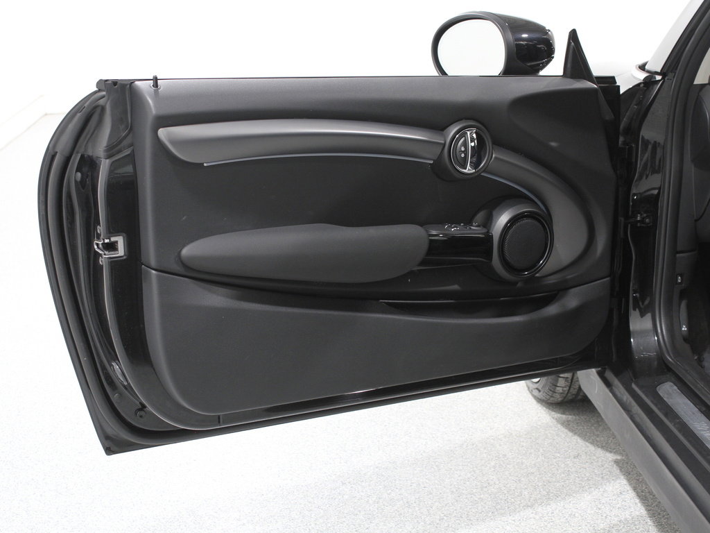 Certified 2023 MINI Cooper S image 4