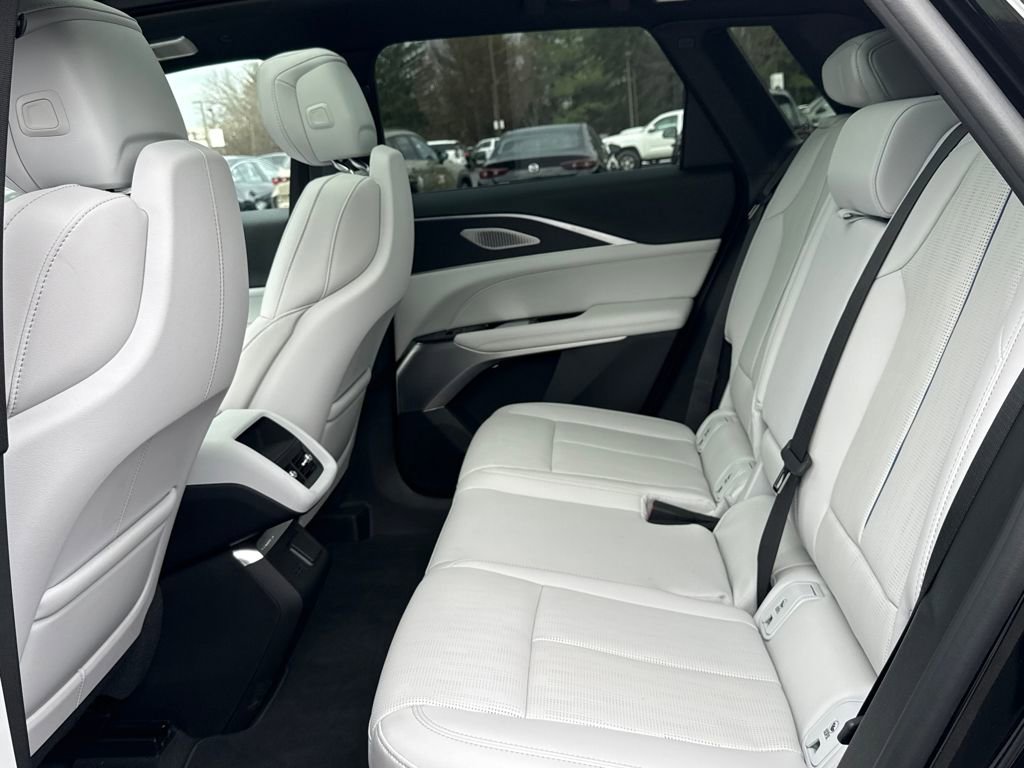 New 2026 Cadillac Lyriq Premium Luxury image 8