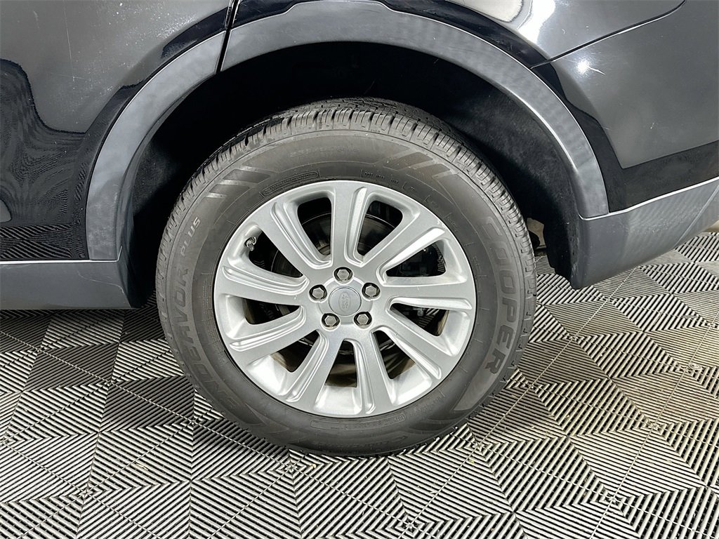 Used 2019 Land Rover Discovery Sport SE image 33