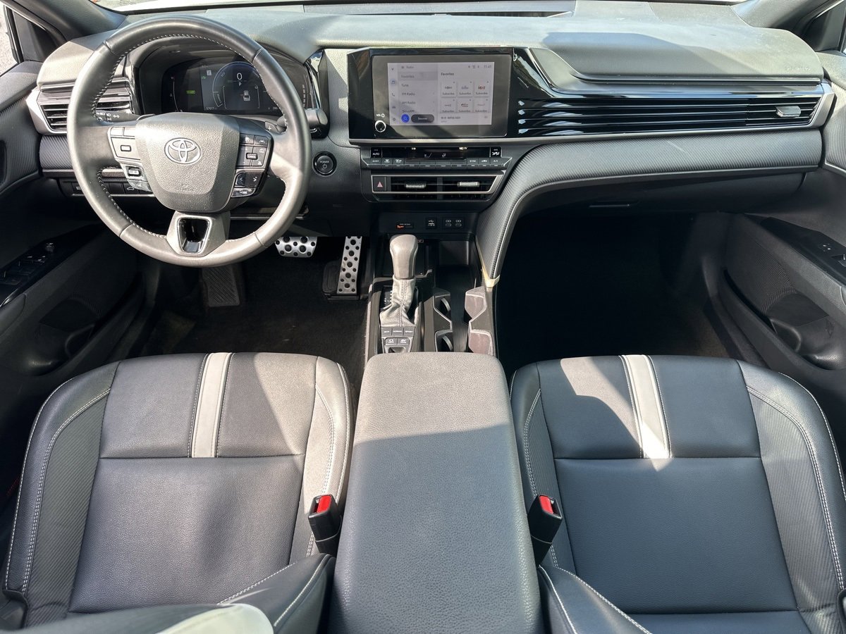 Used 2025 Toyota Camry SE image 18