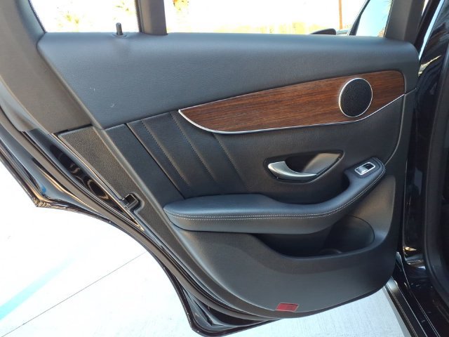 Used 2022 Mercedes-Benz GLC 300 image 17