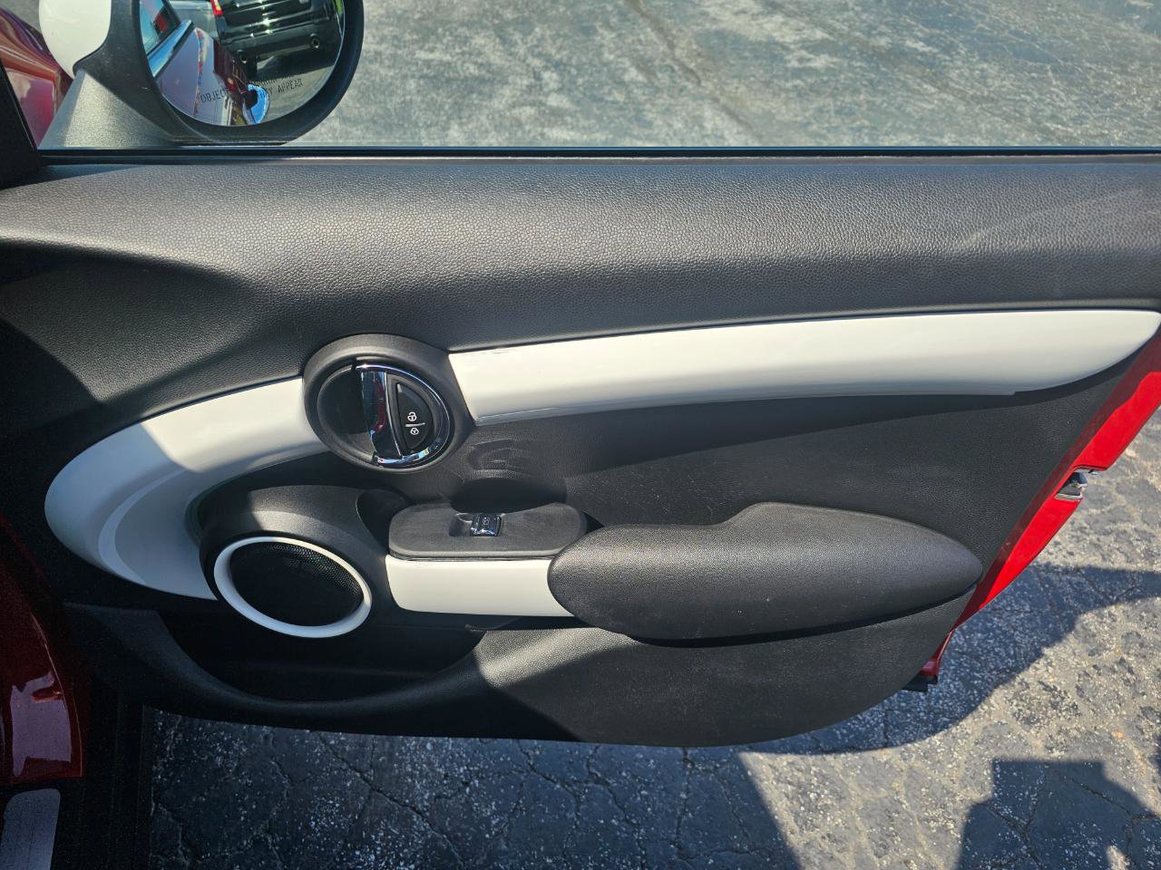 Used 2016 MINI Cooper 4-Door Hardtop FWD image 13