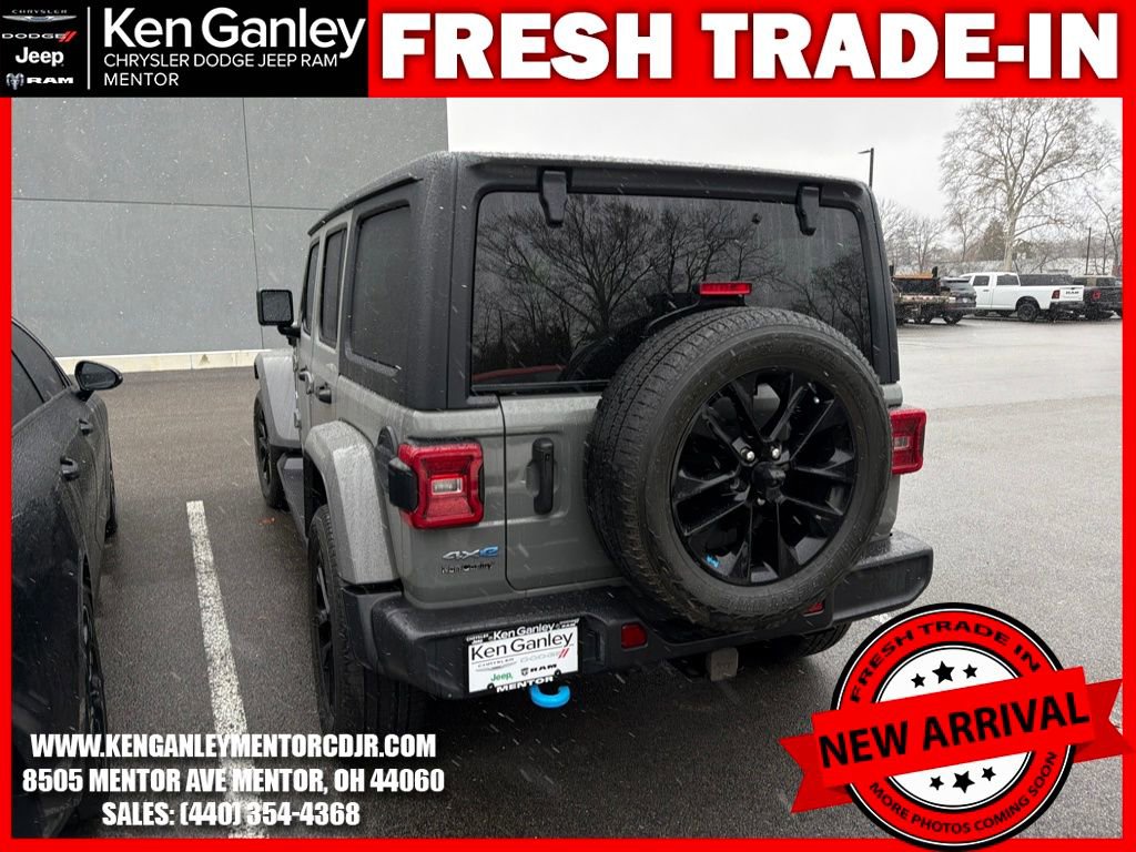 Used 2022 Jeep Wrangler Unlimited Sahara w/ Cold Weather Group image 9