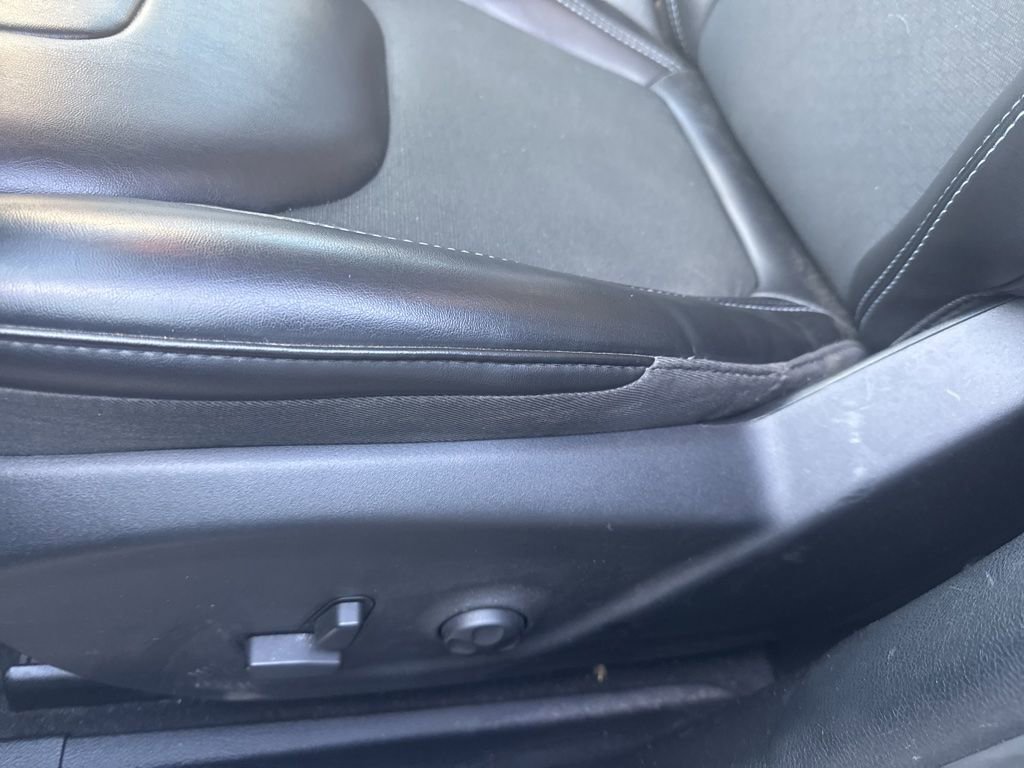 Used 2021 Jeep Cherokee Latitude Plus FWD image 10