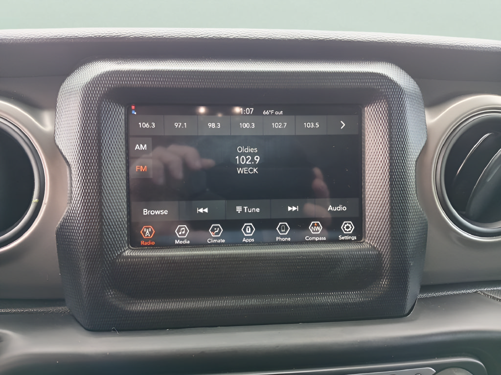 Used 2022 Jeep Wrangler Unlimited Sport AWD/4WD image 16