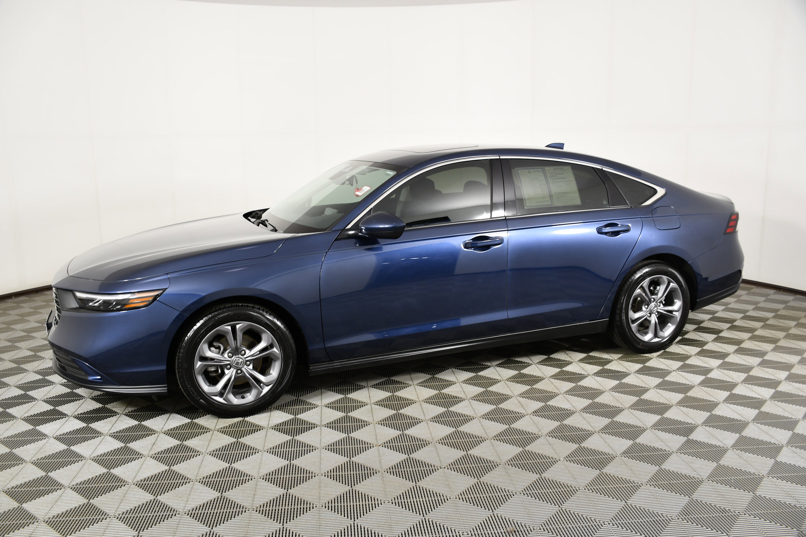 Certified 2024 Honda Accord EX image 9