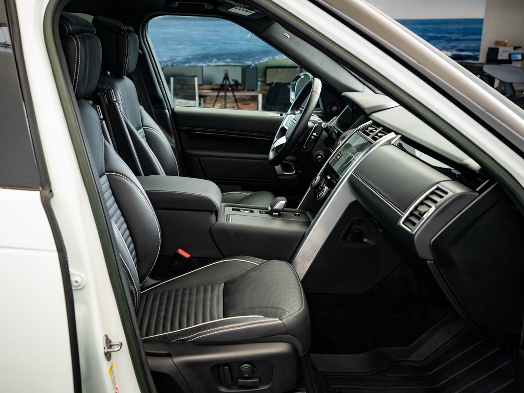 Used 2023 Land Rover Discovery S R-Dynamic image 22