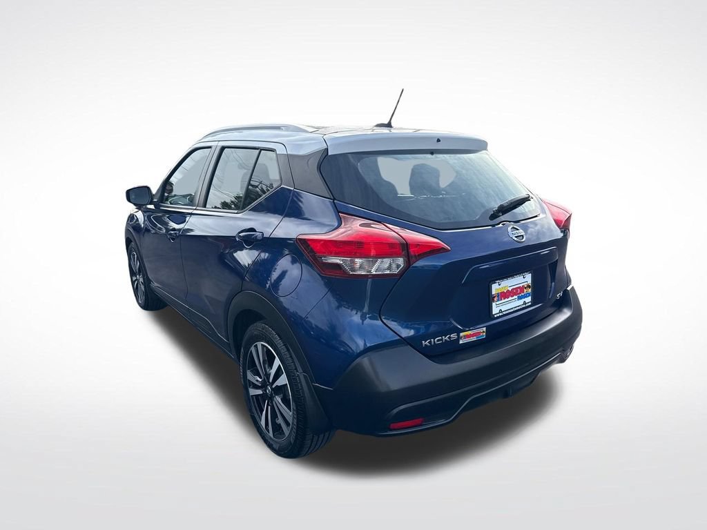 Used 2018 Nissan Kicks SV FWD image 3