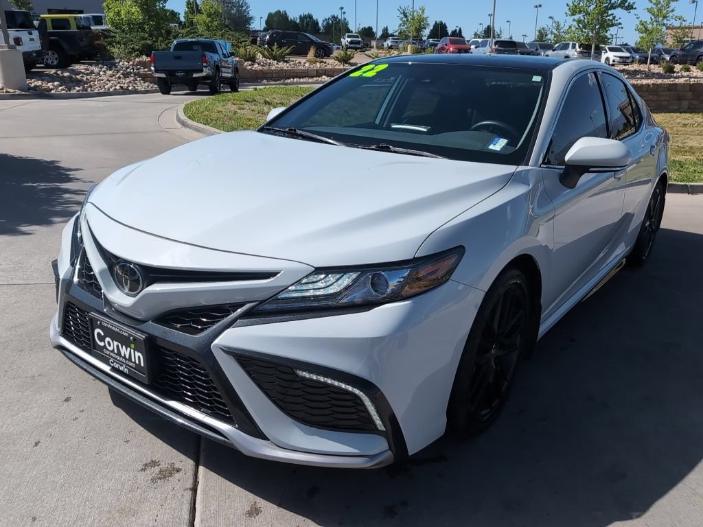 Used 2022 Toyota Camry XSE FWD image 3