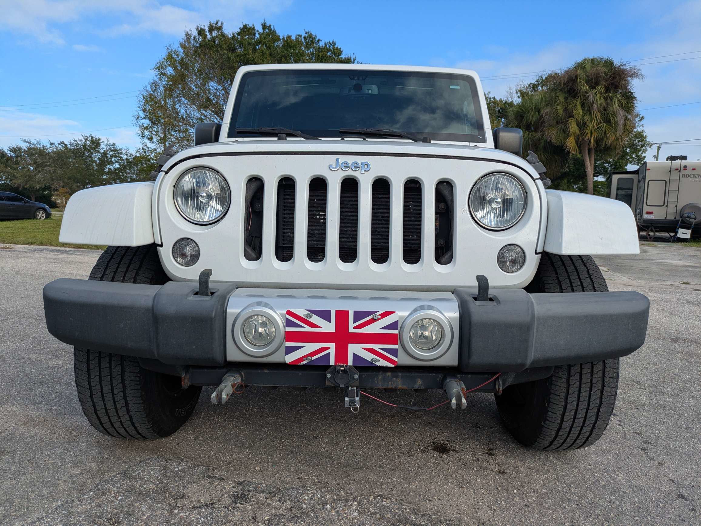Used 2015 Jeep Wrangler Unlimited Sahara w/ Dual Top Group AWD/4WD image 9