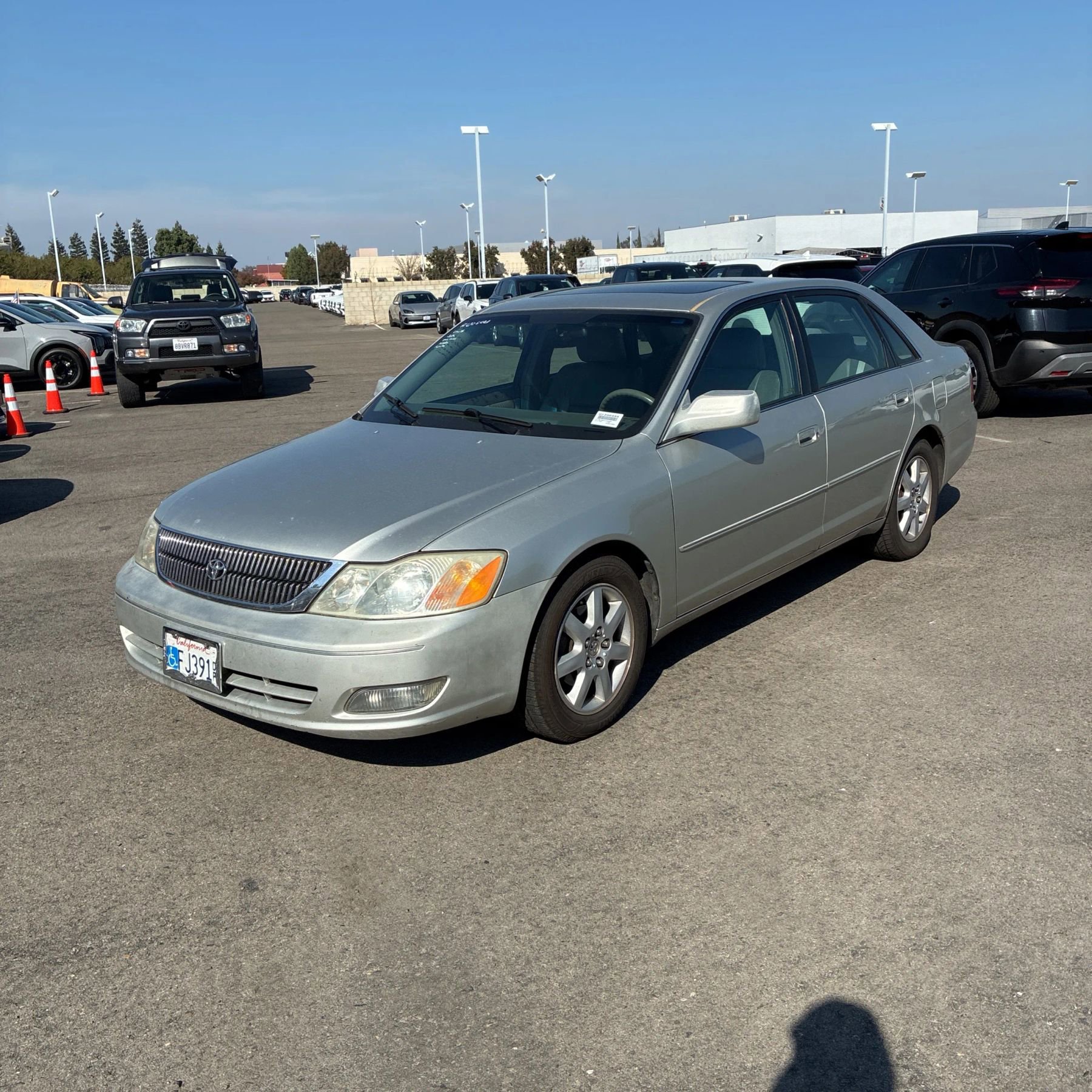 Used 2000 Toyota Avalon XLS