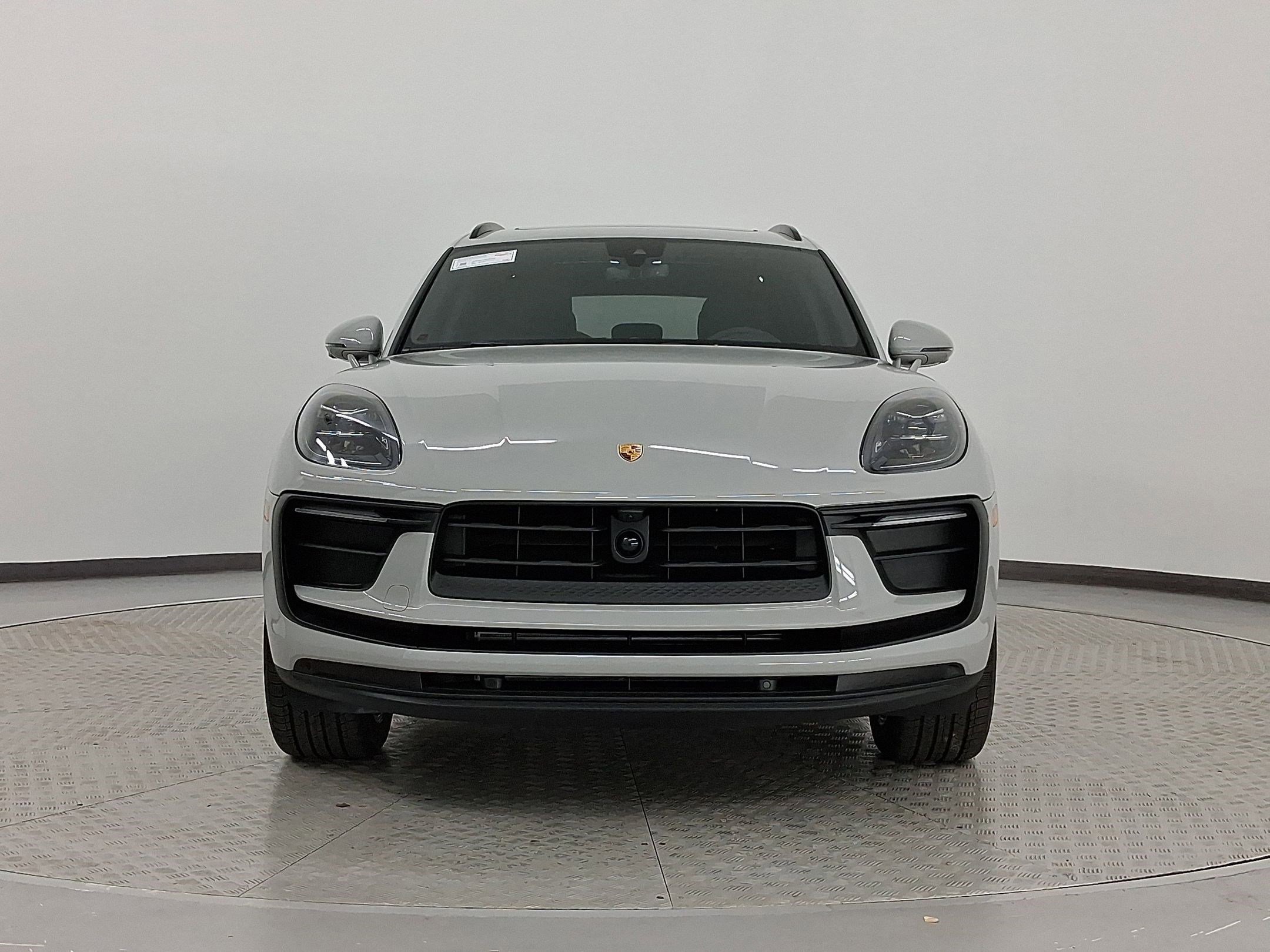 Used 2025 Porsche Macan image 6