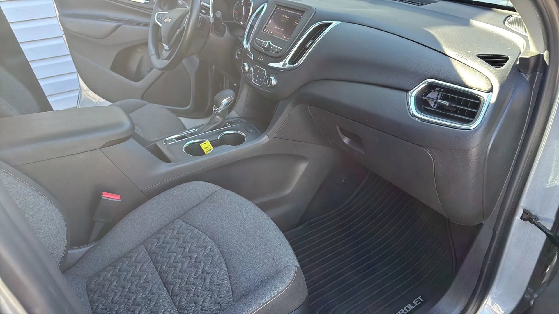 Used 2023 Chevrolet Equinox LT image 29