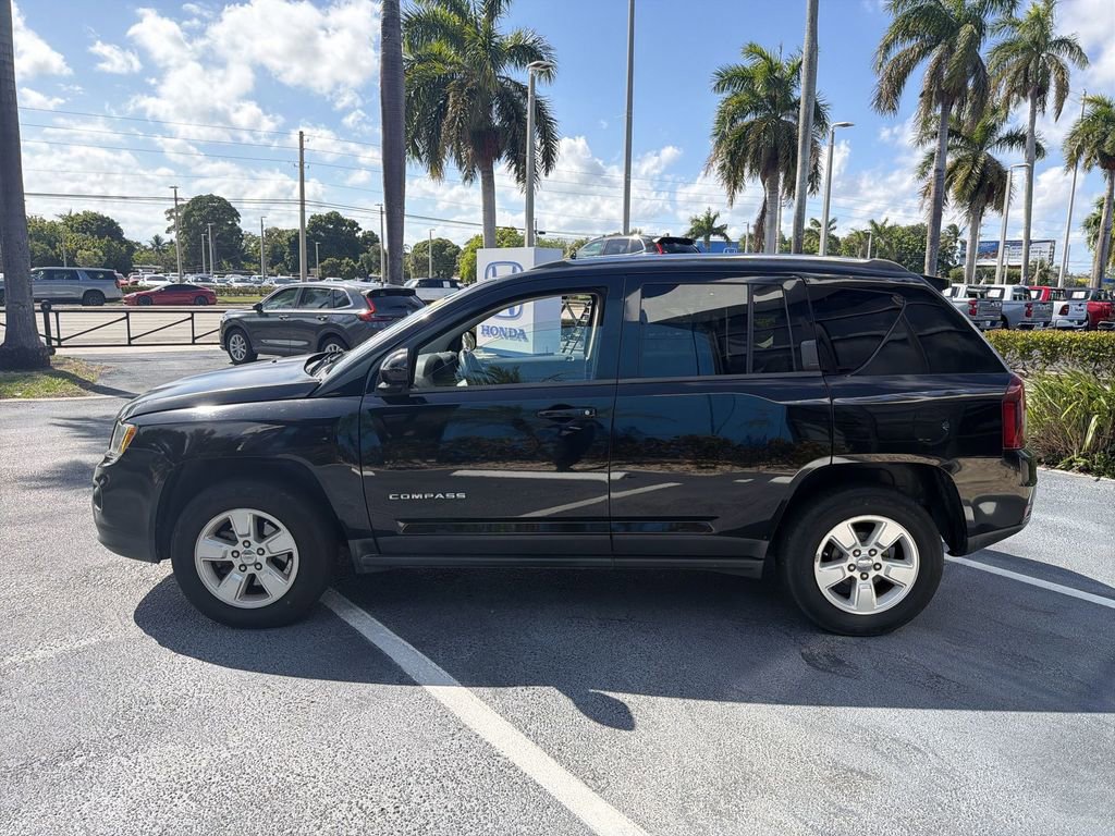 Used 2014 Jeep Compass Latitude FWD image 5