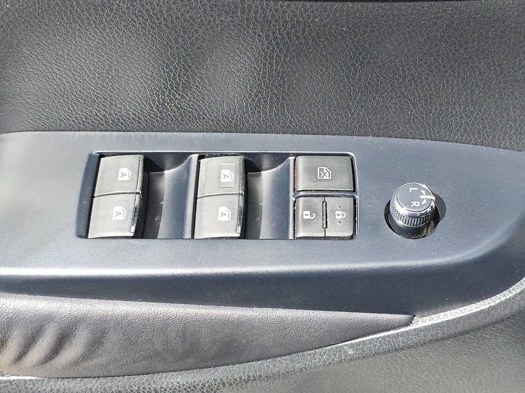 Used 2016 Toyota Highlander Limited w/ Preferred Accessory Package FWD image 23