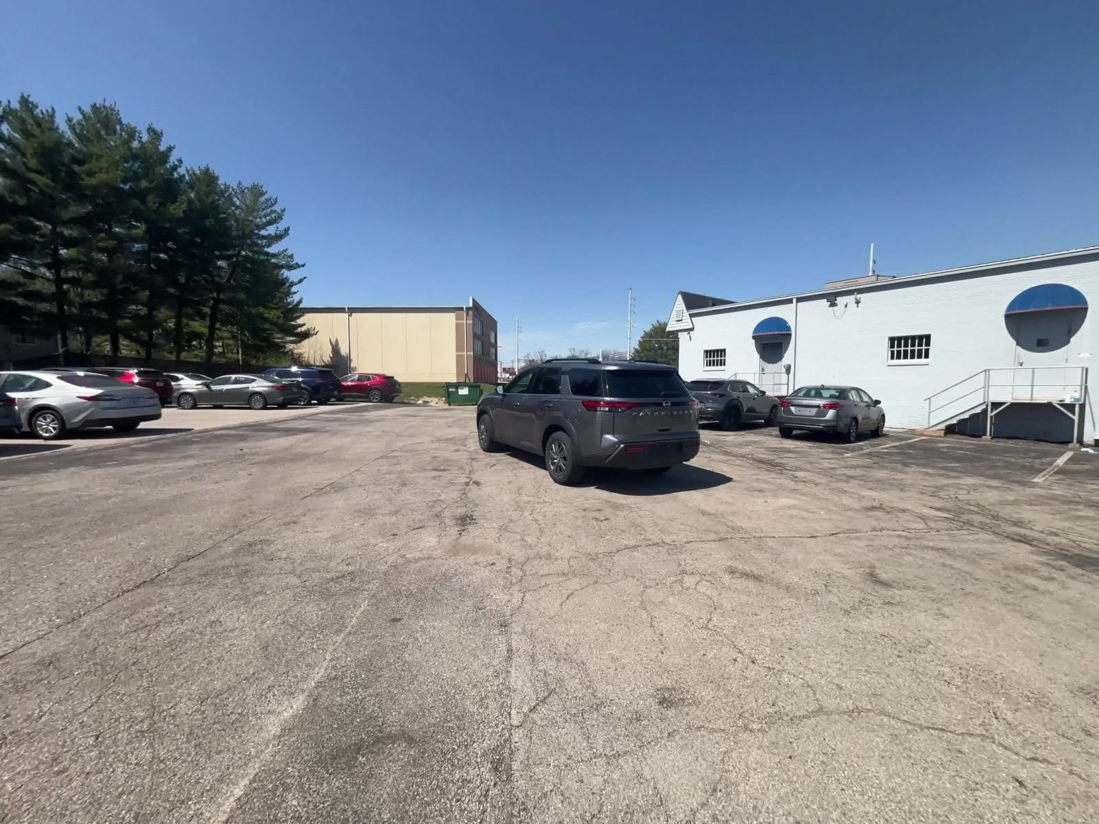 Used 2025 Nissan Pathfinder SV FWD image 15