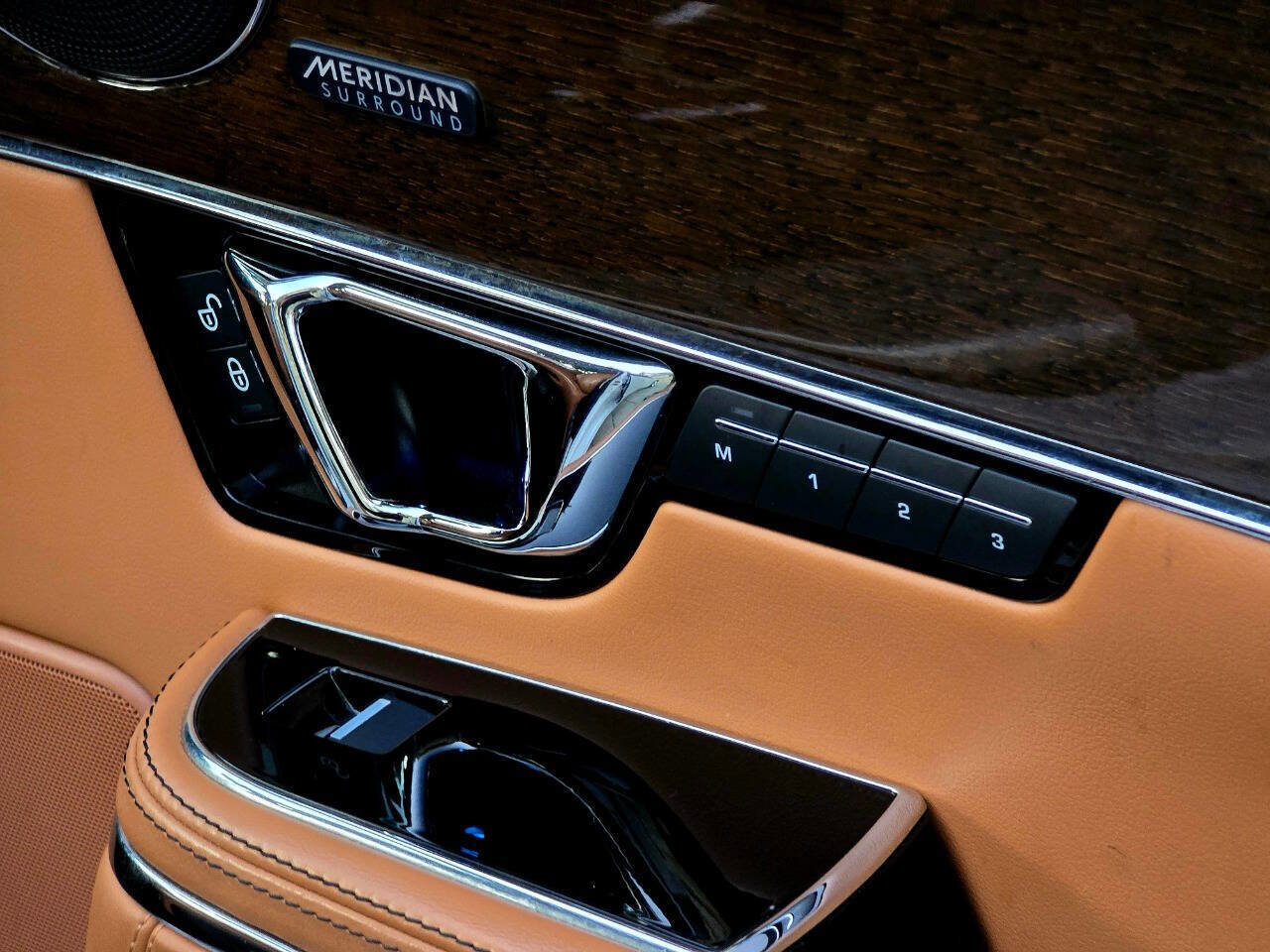 Used 2019 Jaguar XJ L Supercharged image 71