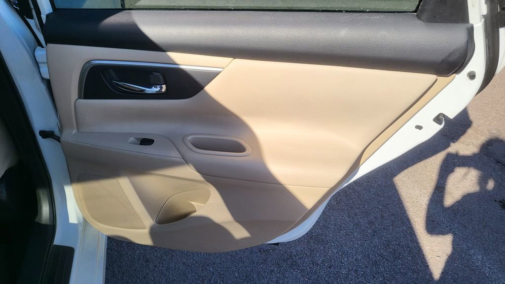 Used 2015 Nissan Altima 2.5 S w/ Power Driver Seat Package image 18