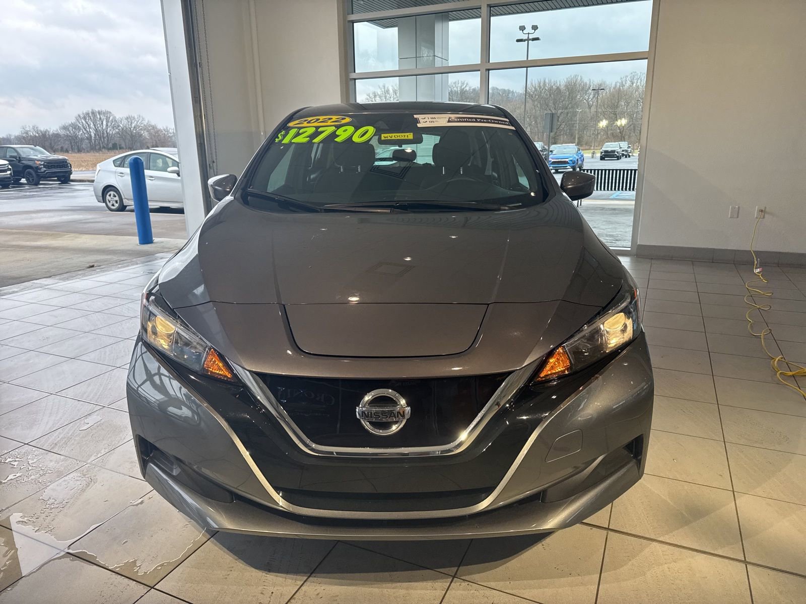 Used 2022 Nissan Leaf S image 2