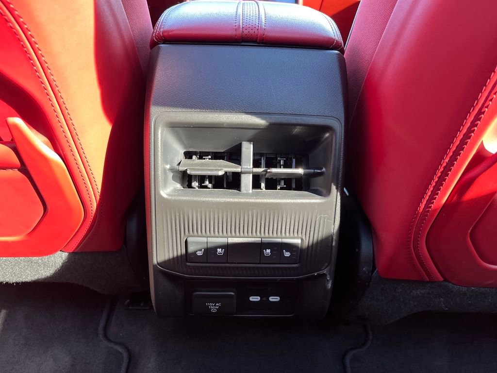 Used 2025 Jeep Wagoneer S Launch Edition image 30