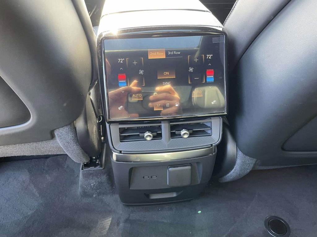 New 2026 Cadillac Vistiq Sport image 14