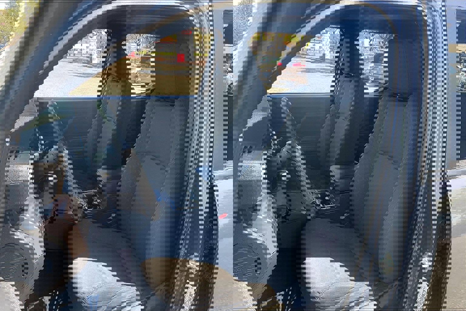 Used 2025 Toyota Tacoma SR5 image 29