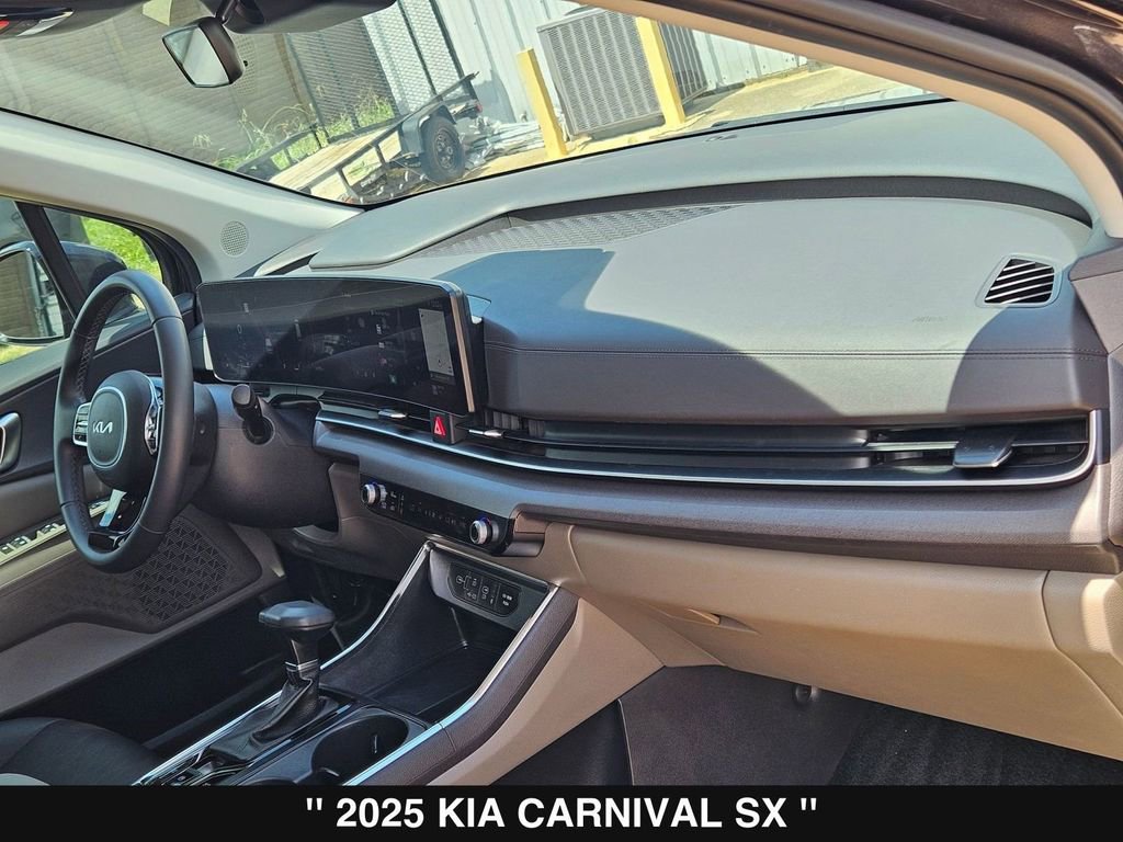 Used 2025 Kia Carnival SX FWD image 30