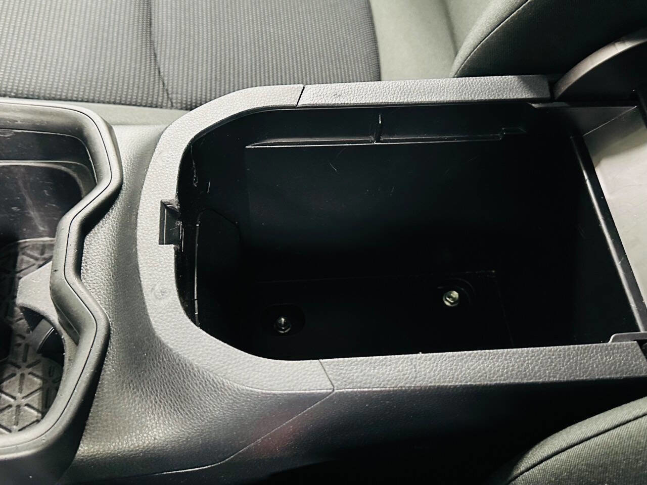 Used 2019 Toyota RAV4 LE w/ Carpet Mat Package AWD/4WD image 20