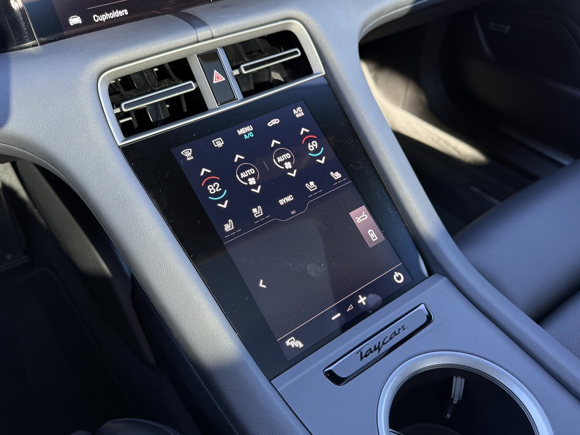 Used 2025 Porsche Taycan image 21