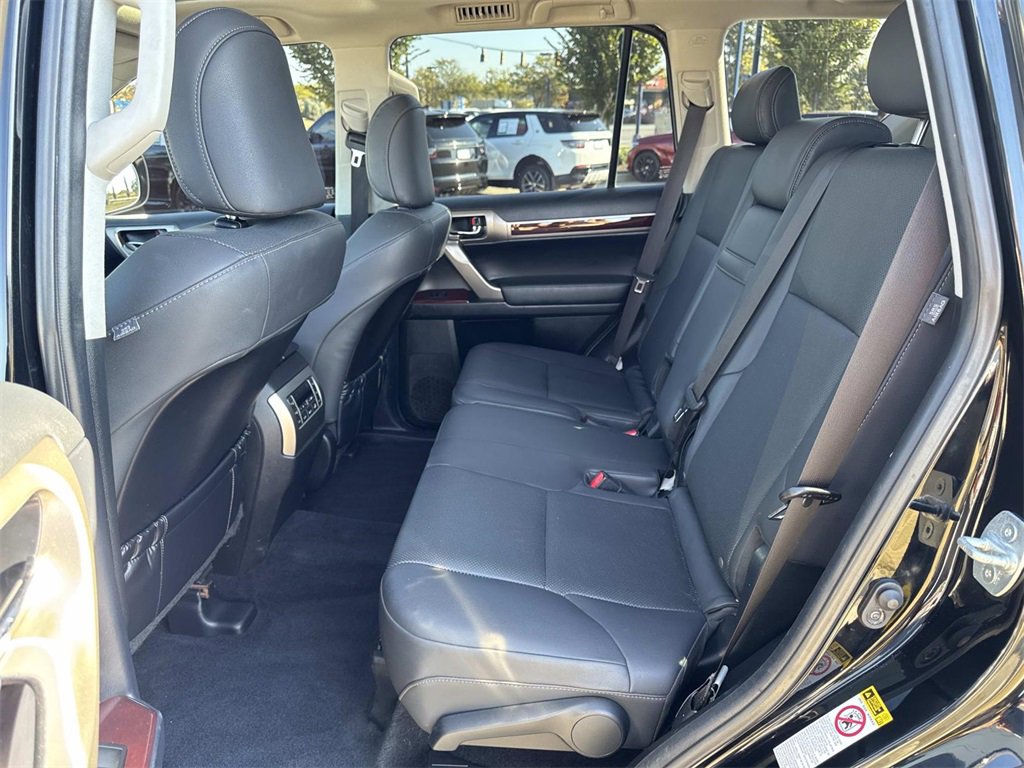 Used 2019 Lexus GX 460 image 12