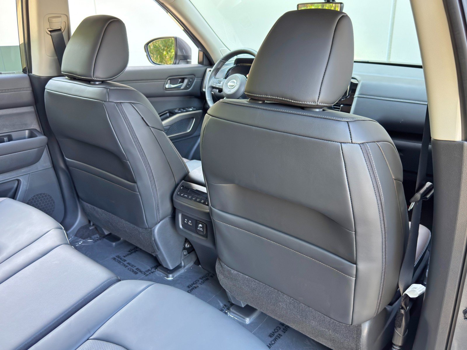 Used 2025 Nissan Pathfinder Platinum w/ Cargo Package AWD/4WD image 34