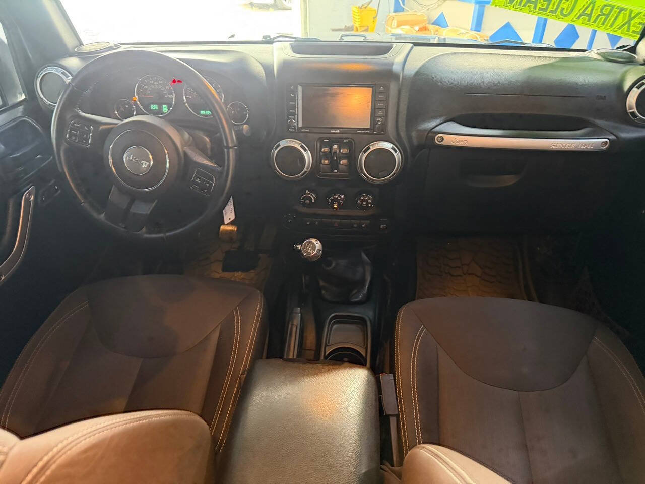 Used 2016 Jeep Wrangler Unlimited Sahara w/ Dual Top Group AWD/4WD image 18