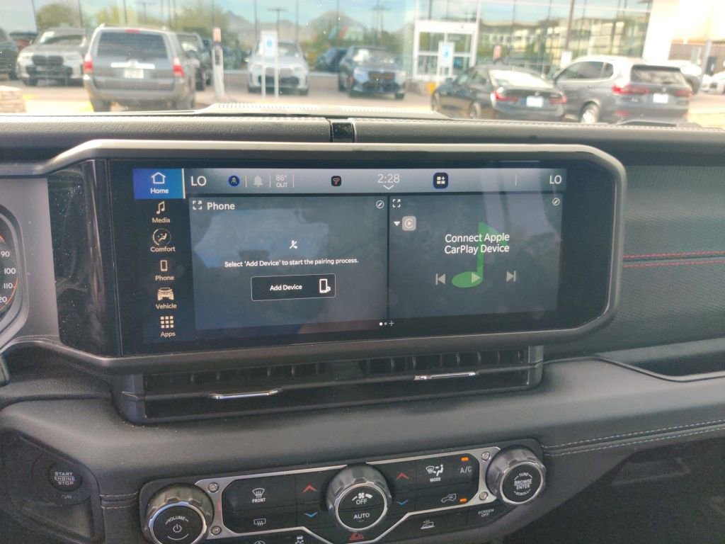 Used 2024 Jeep Wrangler Unlimited Rubicon image 13