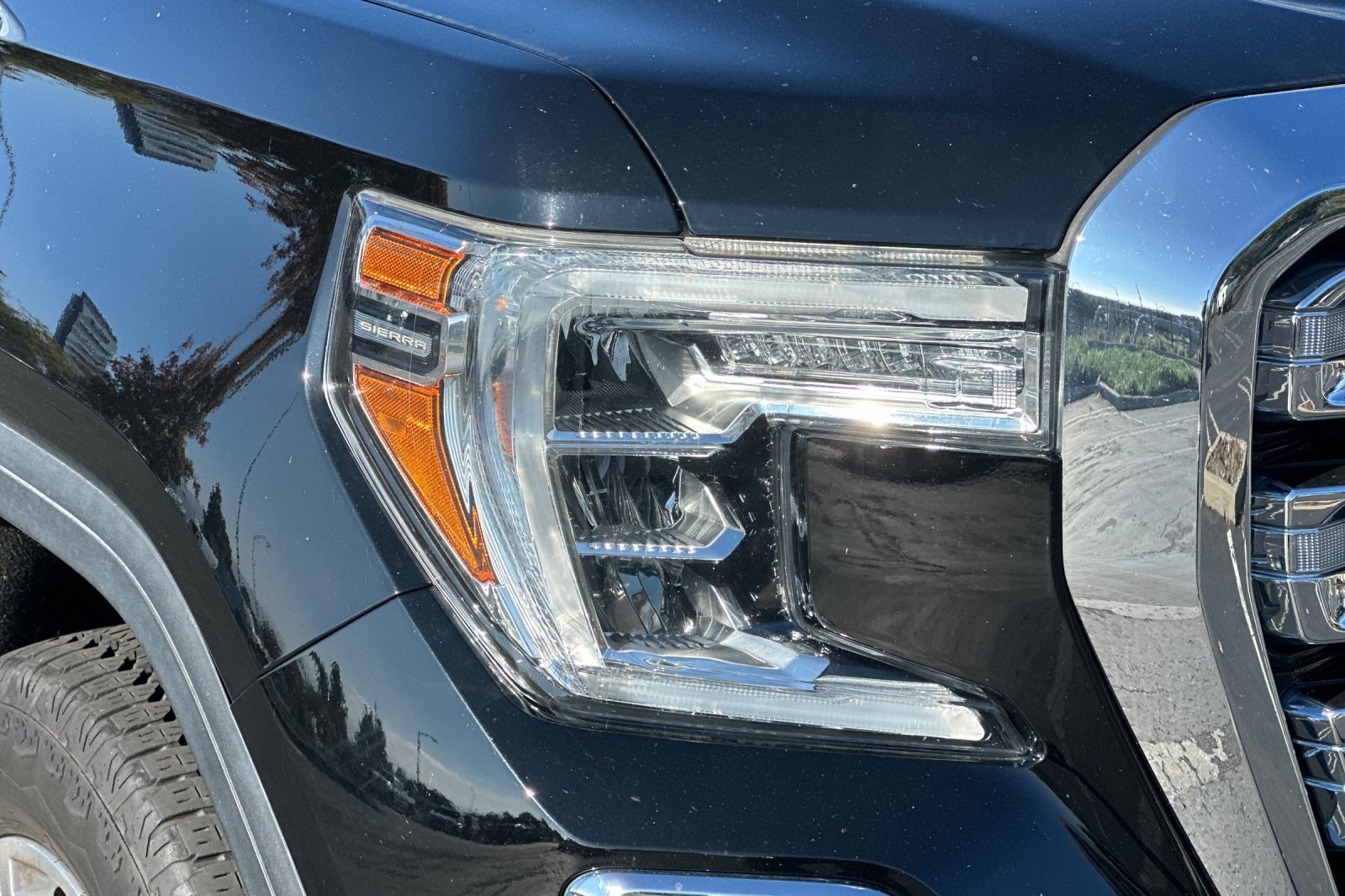 Used 2020 GMC Sierra 1500 SLT w/ SLT Premium Plus Package image 44