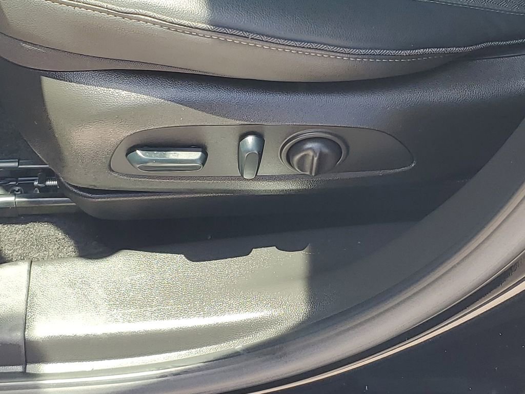 Used 2023 Buick Encore GX Select AWD/4WD image 16