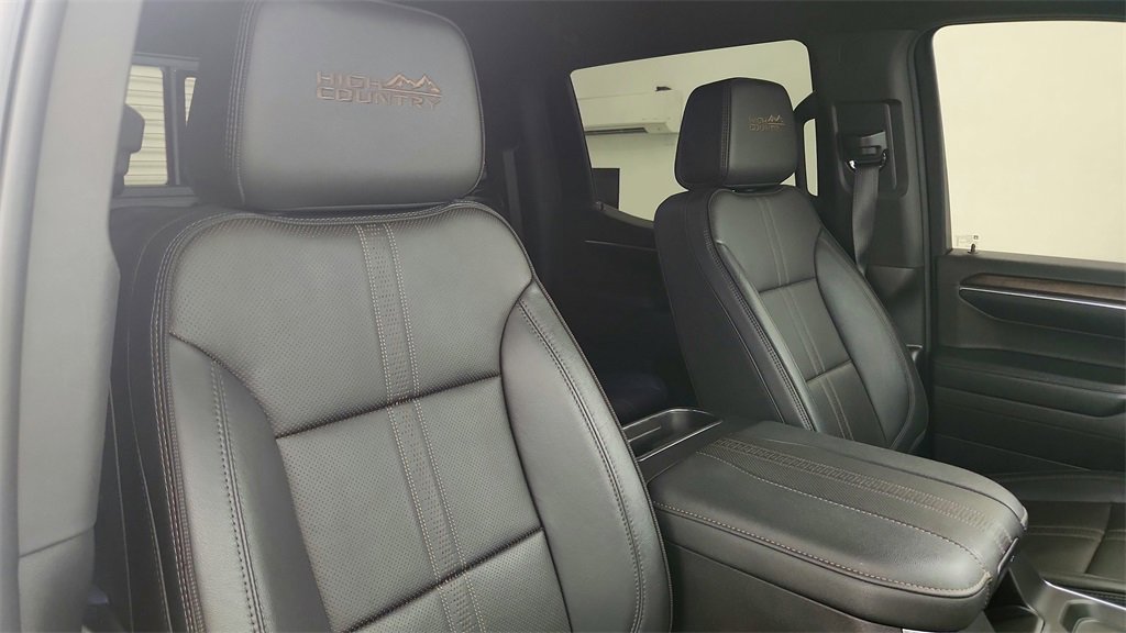 Certified 2023 Chevrolet Silverado 1500 High Country w/ Technology Package image 26