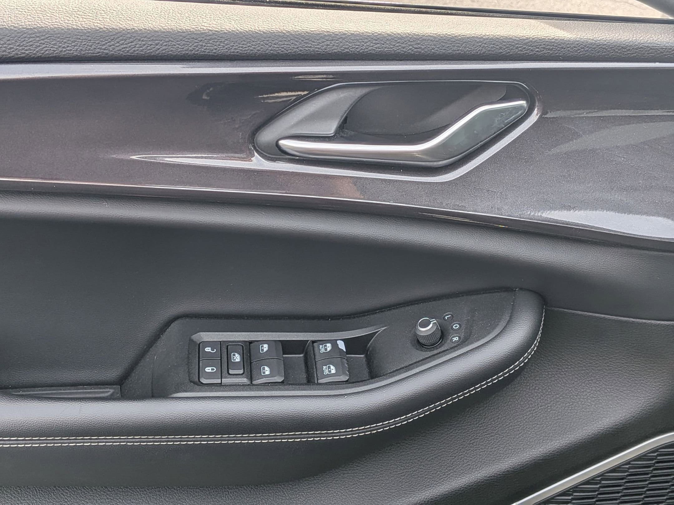 Certified 2021 Jeep Grand Cherokee L Laredo w/ Luxury Tech Group I RWD image 11