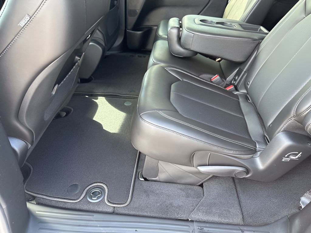 New 2026 Chrysler Pacifica Select w/ S Appearance Package FWD image 22