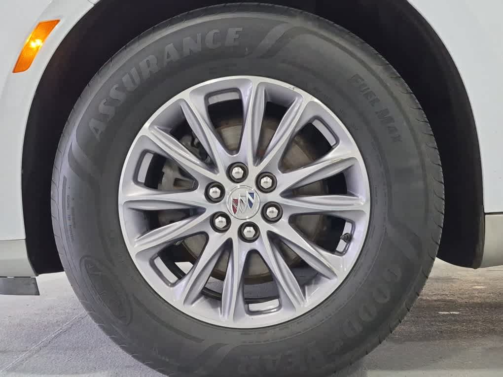 Used 2023 Buick Enclave Essence AWD/4WD image 7